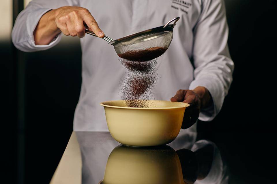 sieving cocoa
