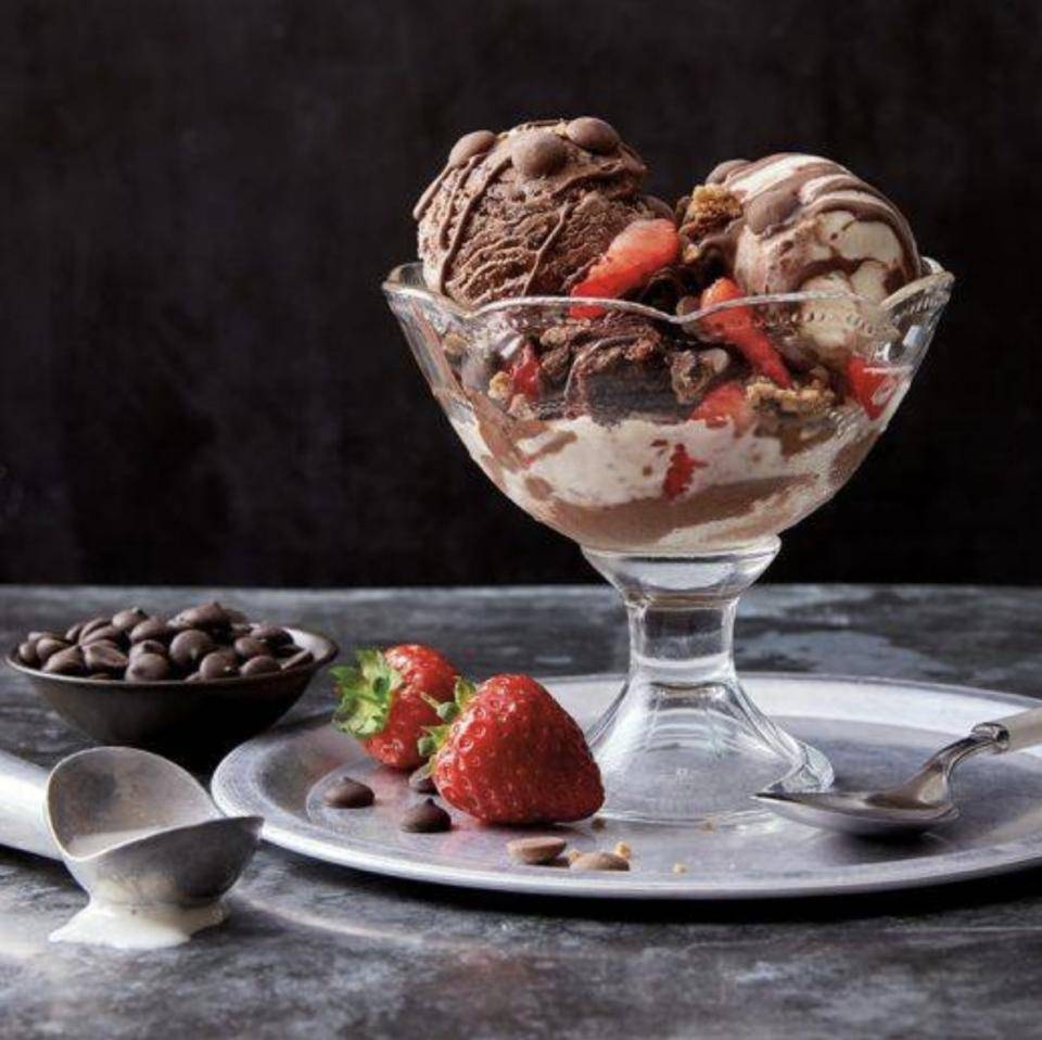 Ice cream sundae