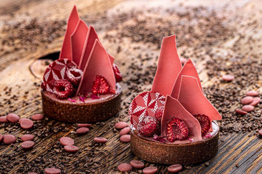 Tarta malinowa z ganache na bazie czekolady Ruby