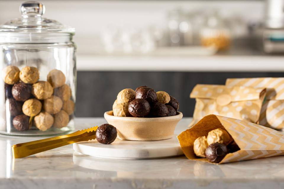 CHOCOLATE PROTEIN BALLS