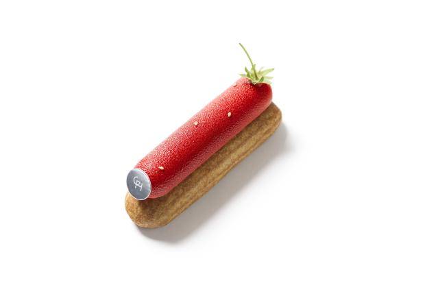 strawberry eclair