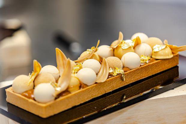 Ijsbereidingen met de 5 kleuren van chocolade