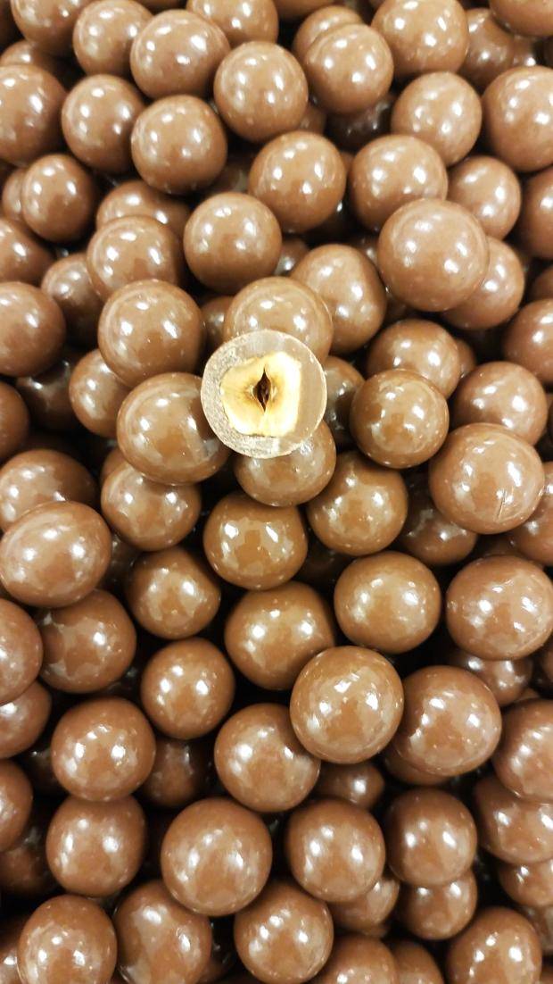 hazelnut milk chocolate panning callebaut