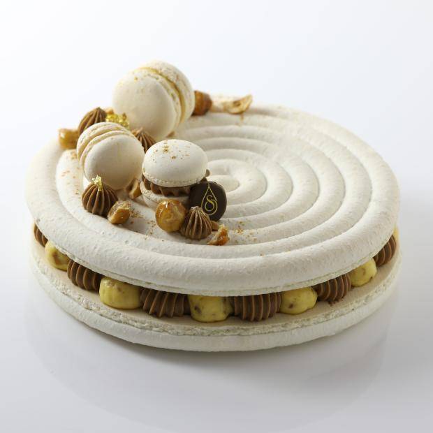 macaron cake