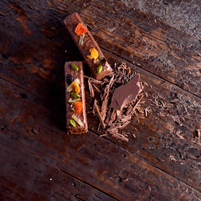 INTENSE DARK AND MILK CHOCOLATE