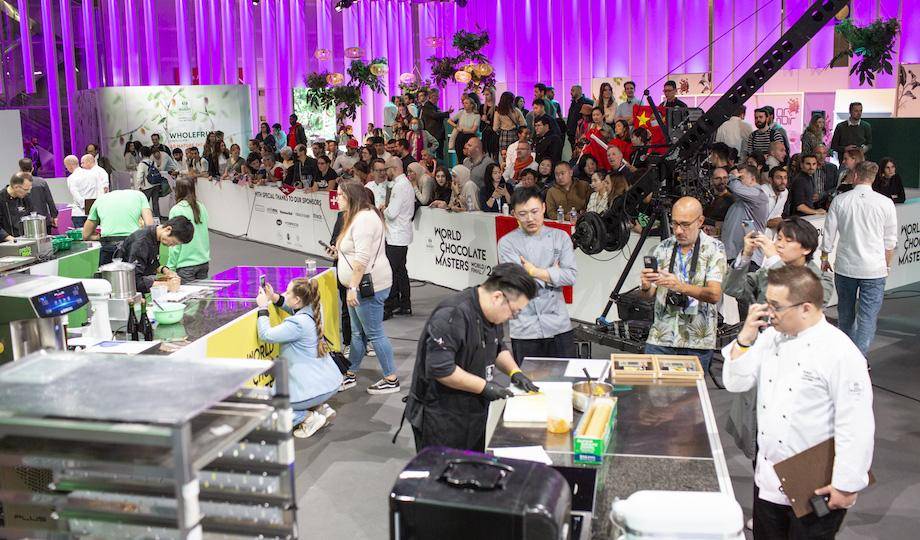 Looking out over the crowd and contestants