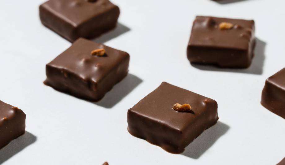 Crunchy Gianduja Enrobed Bonbon
