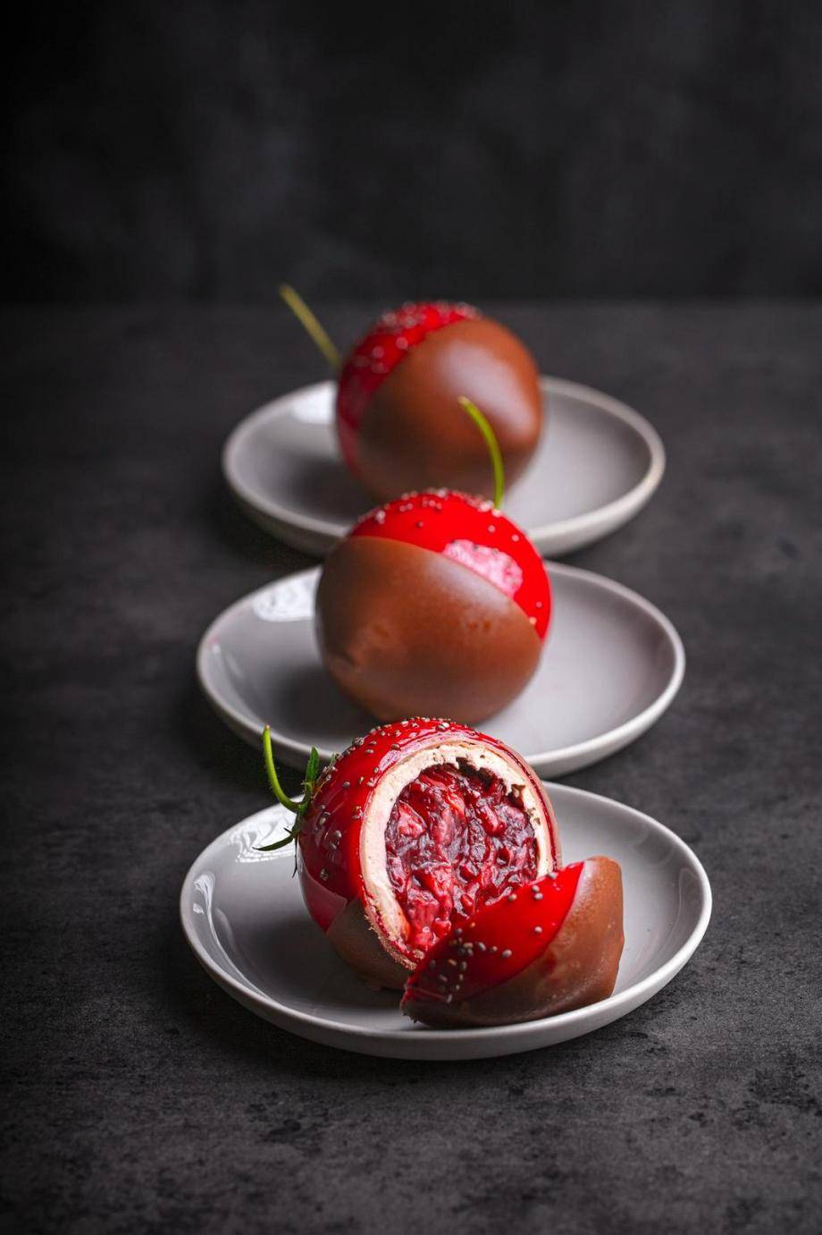Trendy Pastry - Lifelike Fruits by Damien Wager