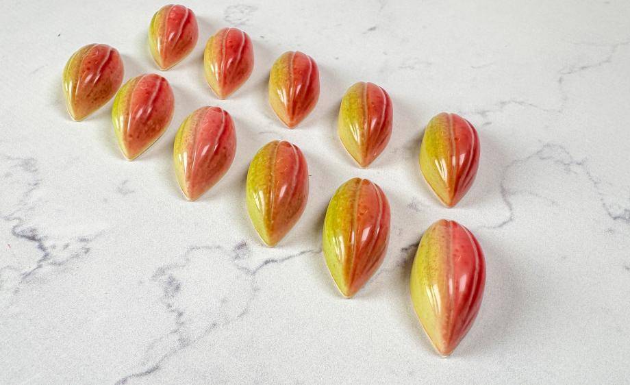 Yuzu caramel bonbon