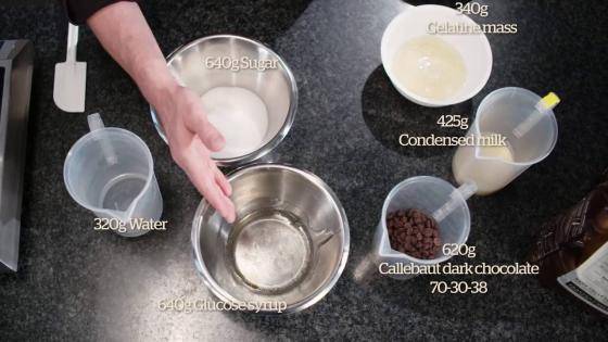 Glaze - How to make chocolate glaze with Callets™